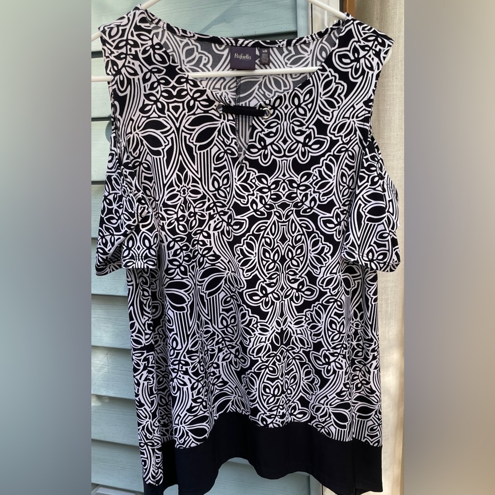 Rafaella. Cold Shoulder shirt. Large
